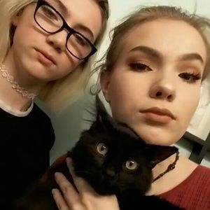 Meet your Posher, Chloe